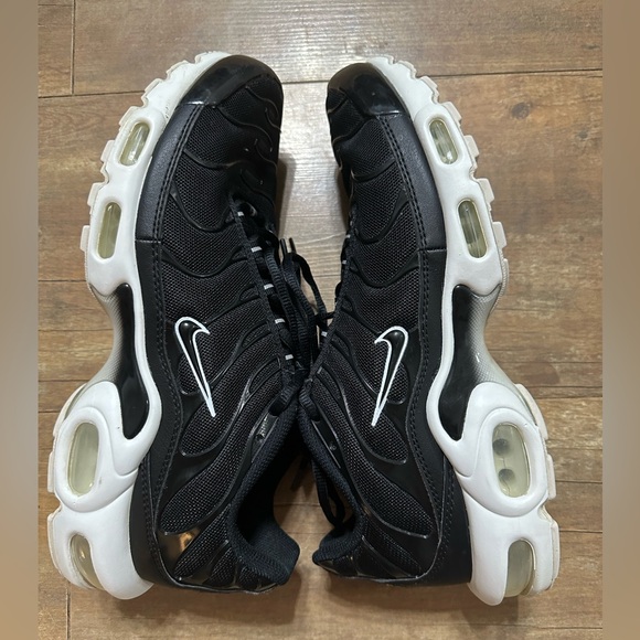 Women’s Nike Air Max Plus - Picture 5 of 8